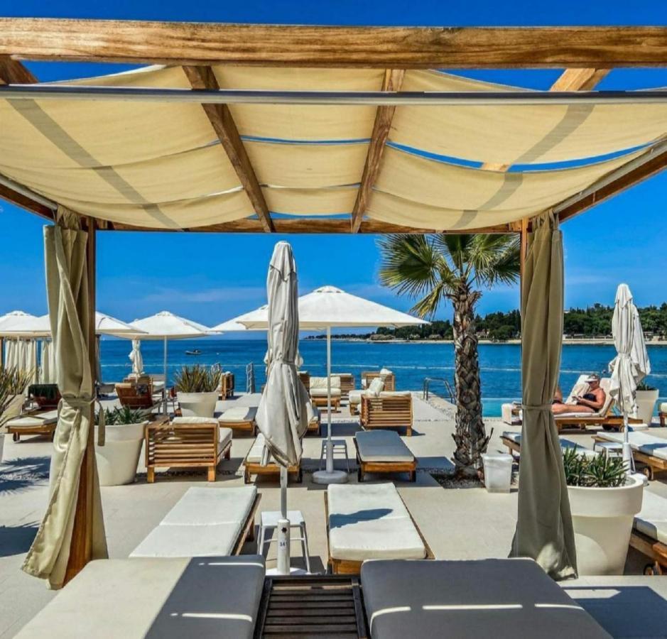 Luxury New !!! Apartment One And Only With Terrace & Free Bikes Poreč Exterior foto